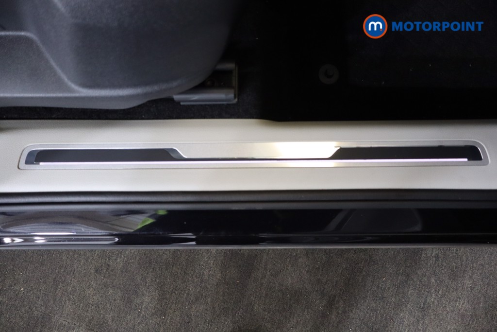 Volkswagen Tiguan Elegance Automatic Petrol Plug-In Hybrid SUV - Stock Number (1581366) - 19th supplementary image