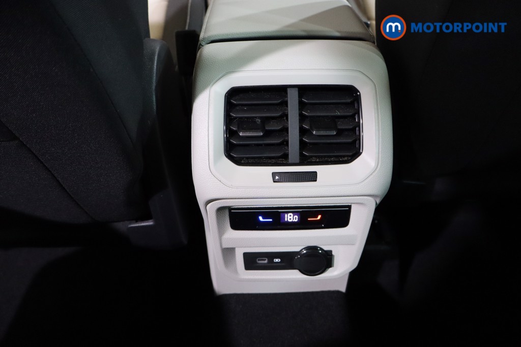 Volkswagen Tiguan Elegance Automatic Petrol Plug-In Hybrid SUV - Stock Number (1581366) - 22nd supplementary image