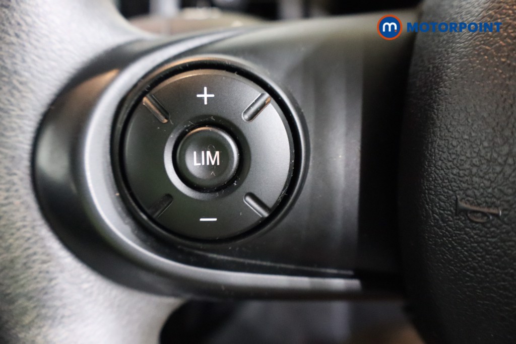 Mini Hatchback Cooper Classic Manual Petrol Hatchback - Stock Number (1583402) - 13th supplementary image