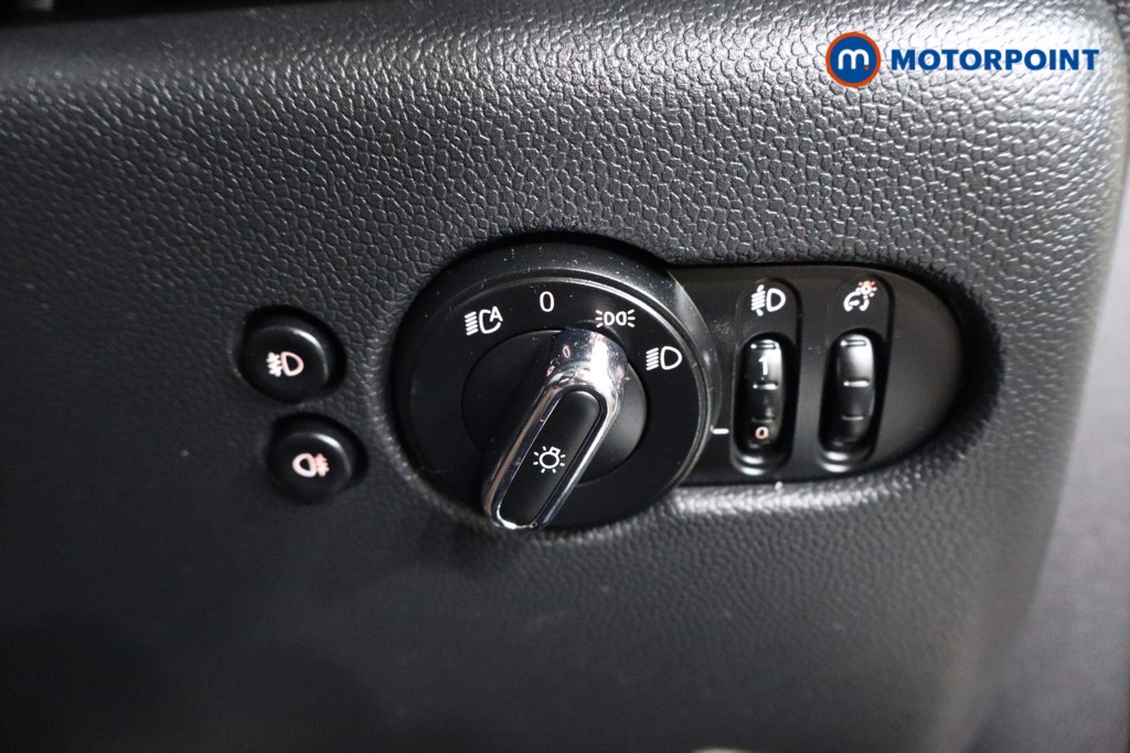 Mini Hatchback Cooper Classic Manual Petrol Hatchback - Stock Number (1583402) - 17th supplementary image