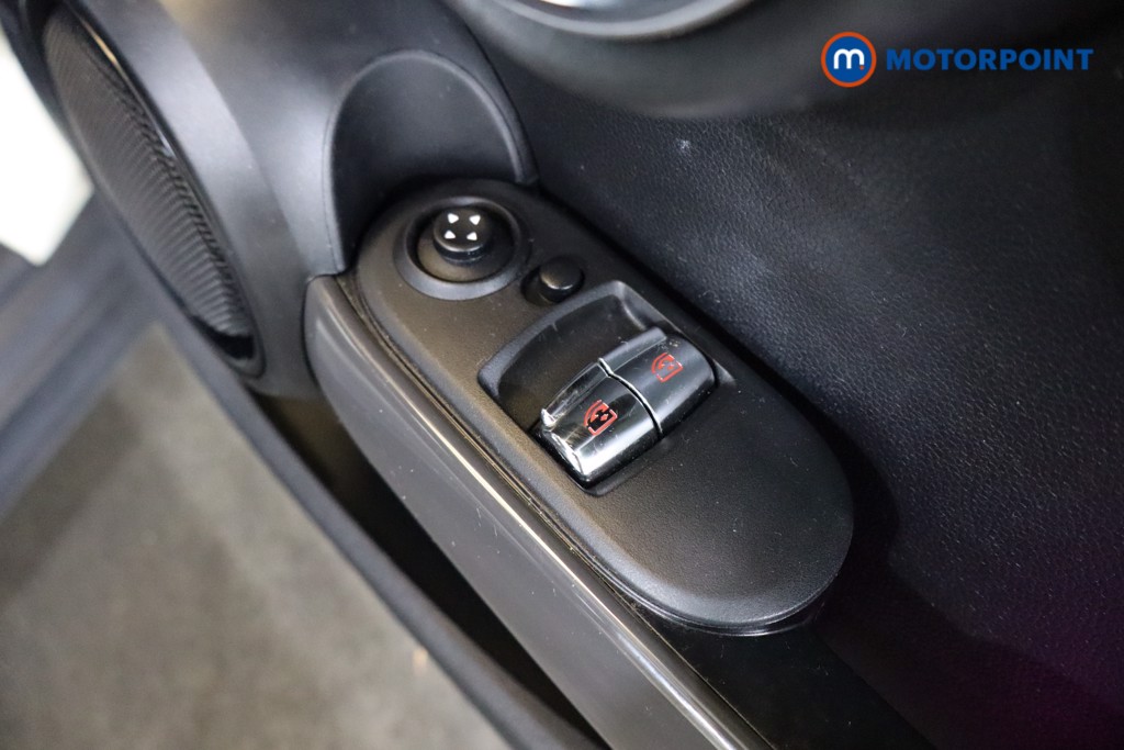 Mini Hatchback Cooper Classic Manual Petrol Hatchback - Stock Number (1583402) - 18th supplementary image