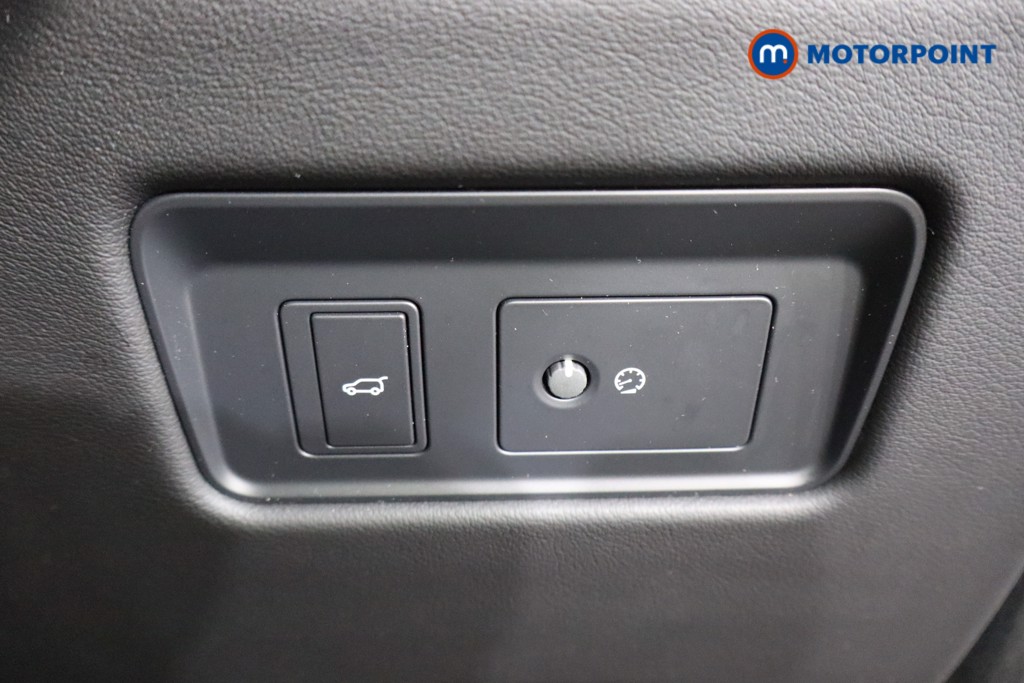 Jaguar F-Pace R-Dynamic Black Automatic Diesel SUV - Stock Number (1586928) - 16th supplementary image