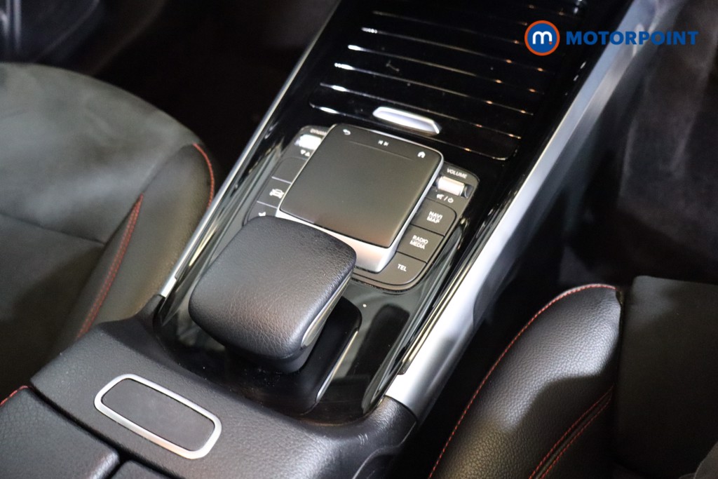 Mercedes-Benz GLB Amg Line Automatic Petrol SUV - Stock Number (1587172) - 12th supplementary image