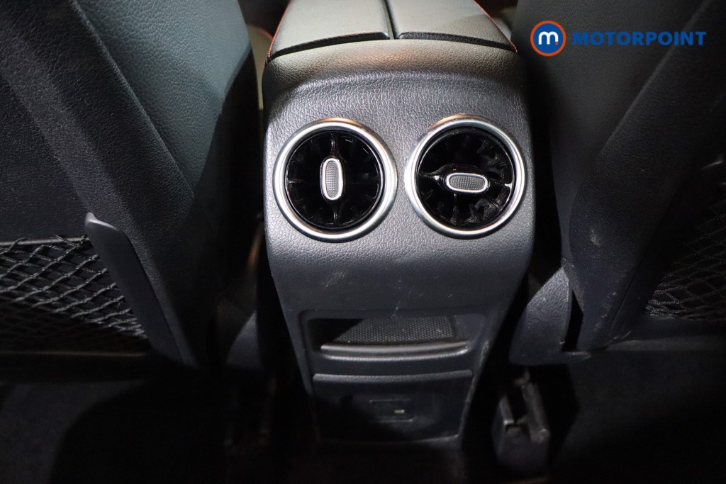 Mercedes-Benz GLB Amg Line Automatic Petrol SUV - Stock Number (1587172) - 22nd supplementary image