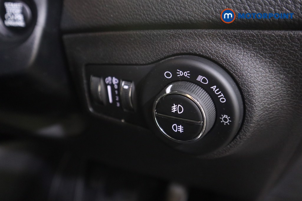 Jeep Compass Longitude Manual Petrol SUV - Stock Number (1539166) - 11th supplementary image