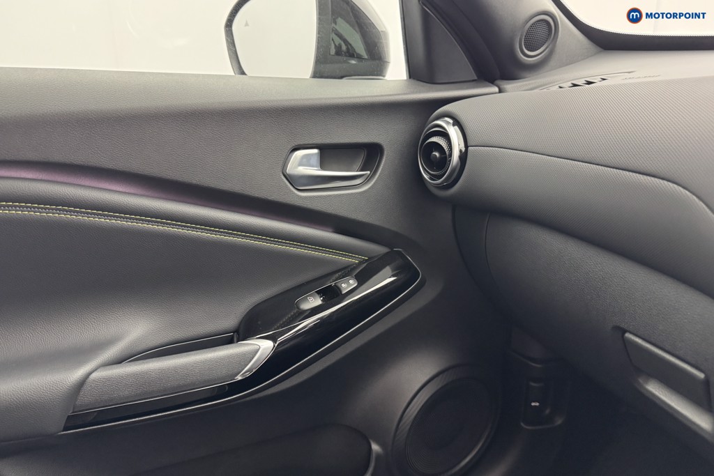 Nissan Juke N-Sport Automatic Petrol-Electric Hybrid SUV - Stock Number (1555604) - 18th supplementary image
