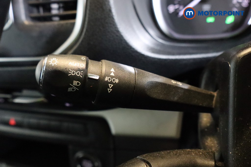 Peugeot Traveller Allure Manual Diesel People Carrier - Stock Number (1560650) - 15th supplementary image