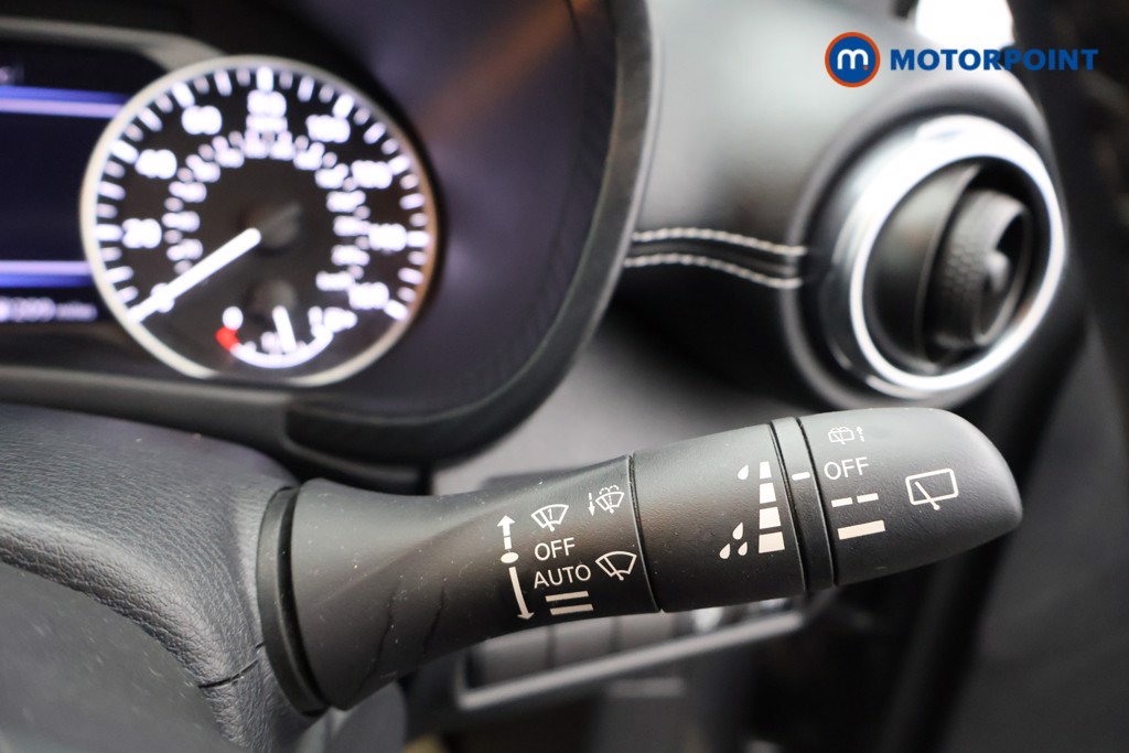 Nissan Juke N-Connecta Manual Petrol SUV - Stock Number (1566092) - 5th supplementary image