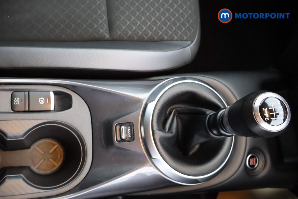 Nissan Juke N-Connecta Manual Petrol SUV - Stock Number (1566092) - 10th supplementary image