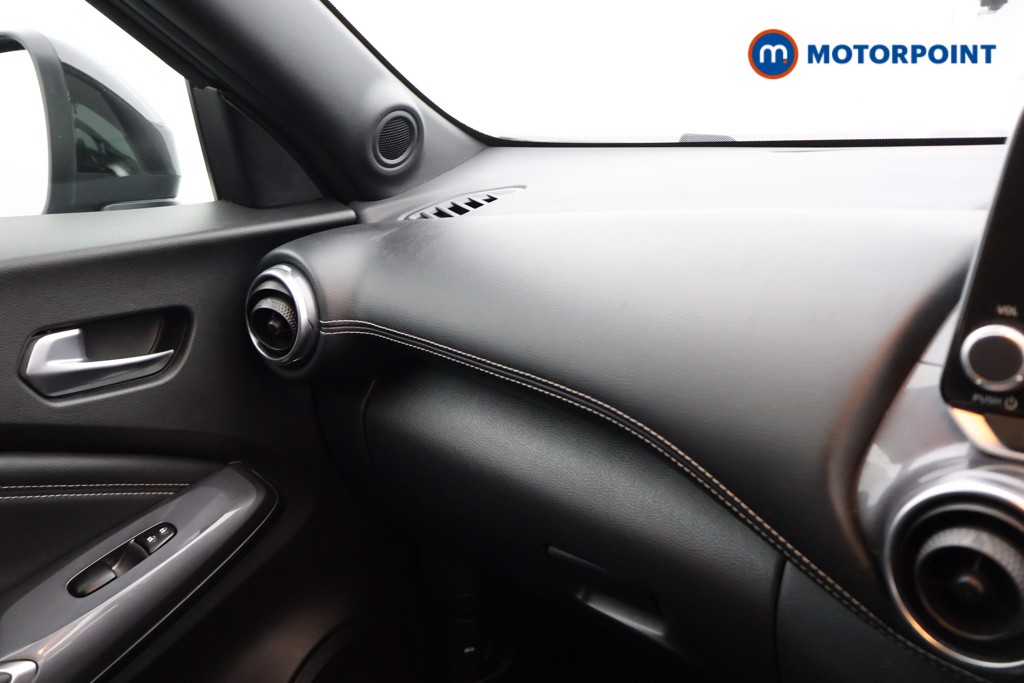 Nissan Juke N-Connecta Manual Petrol SUV - Stock Number (1566092) - 11th supplementary image