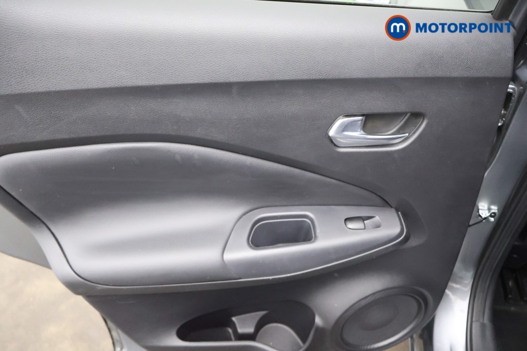 Nissan Juke N-Connecta Manual Petrol SUV - Stock Number (1566092) - 20th supplementary image