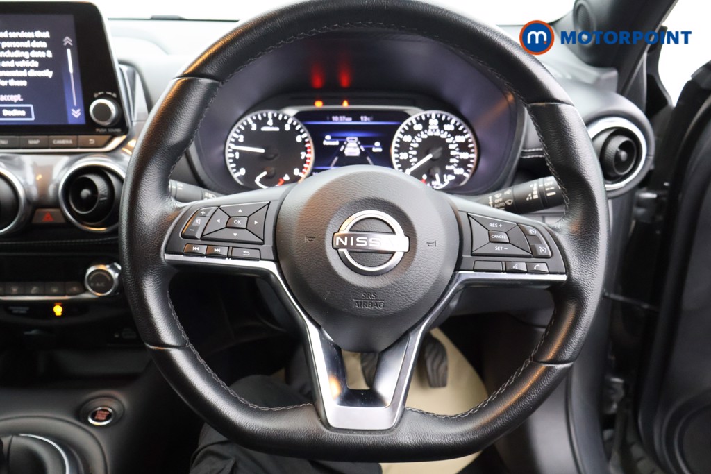Nissan Juke N-Connecta Manual Petrol SUV - Stock Number (1566092) - 1st supplementary image