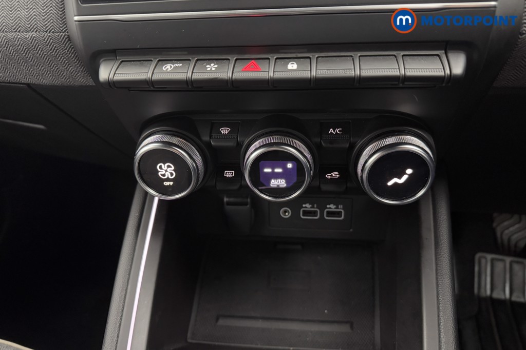 Renault Clio Techno Manual Petrol Hatchback - Stock Number (1570196) - 13th supplementary image