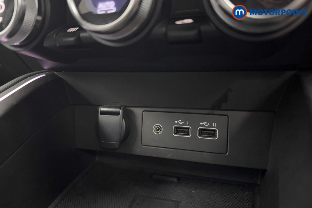 Renault Clio Techno Manual Petrol Hatchback - Stock Number (1570196) - 14th supplementary image