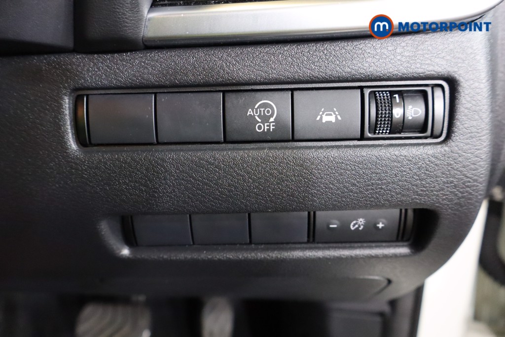 Nissan Qashqai N-Connecta Automatic Petrol SUV - Stock Number (1570578) - 17th supplementary image