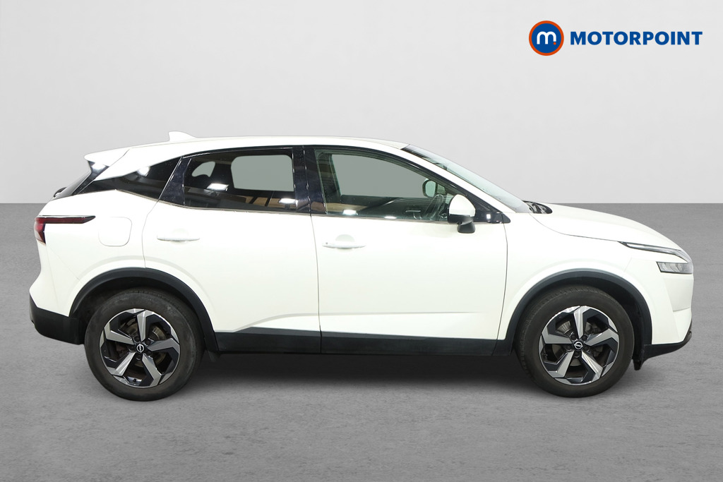 Nissan Qashqai N-Connecta Automatic Petrol SUV - Stock Number (1570578) - Drivers side