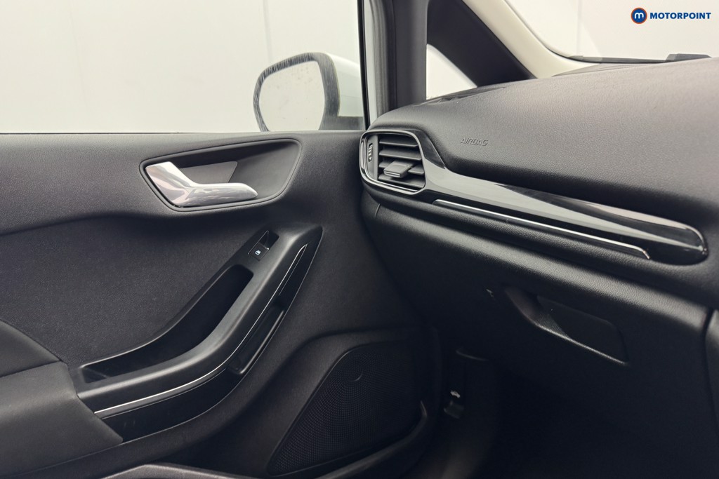 Ford Fiesta Zetec Manual Petrol Hatchback - Stock Number (1572217) - 16th supplementary image