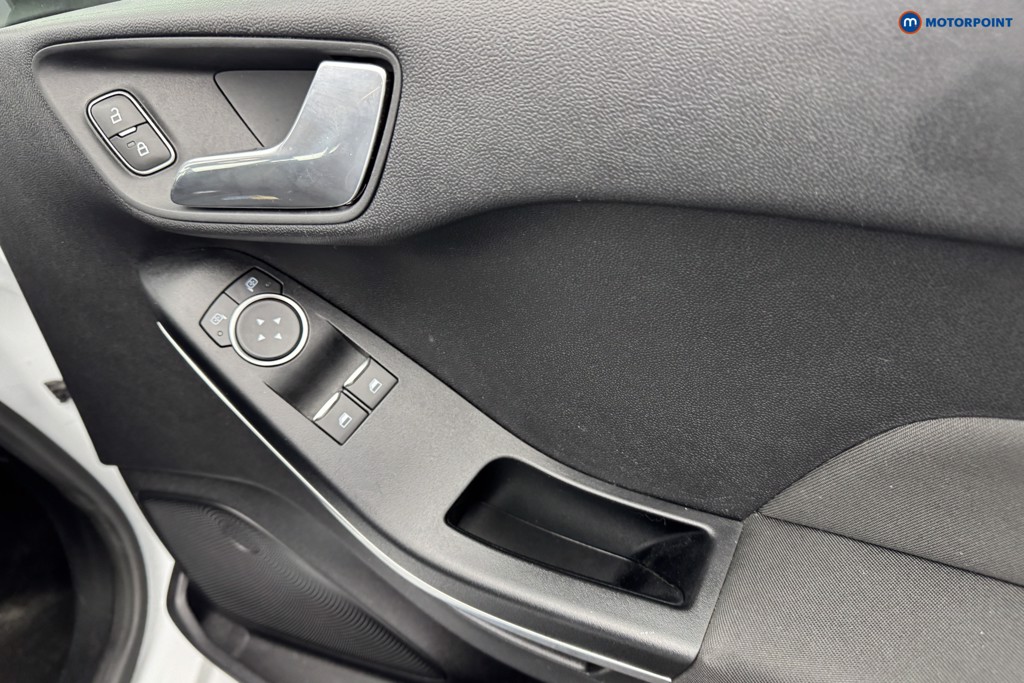 Ford Fiesta Zetec Manual Petrol Hatchback - Stock Number (1572217) - 21st supplementary image