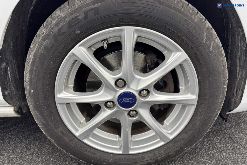 Ford Fiesta Zetec Manual Petrol Hatchback - Stock Number (1572217) - 33rd supplementary image