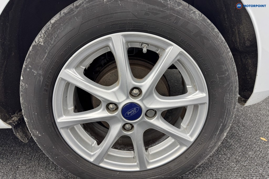 Ford Fiesta Zetec Manual Petrol Hatchback - Stock Number (1572217) - 35th supplementary image