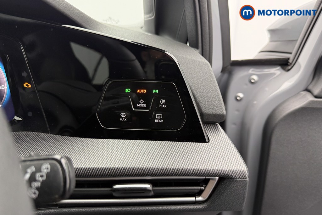 Volkswagen Golf R-Line Automatic Petrol Hatchback - Stock Number (1574673) - 15th supplementary image