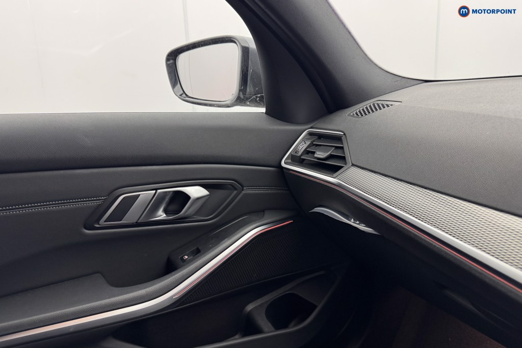 BMW 3 Series M Sport Automatic Diesel Saloon - Stock Number (1578456) - 17th supplementary image