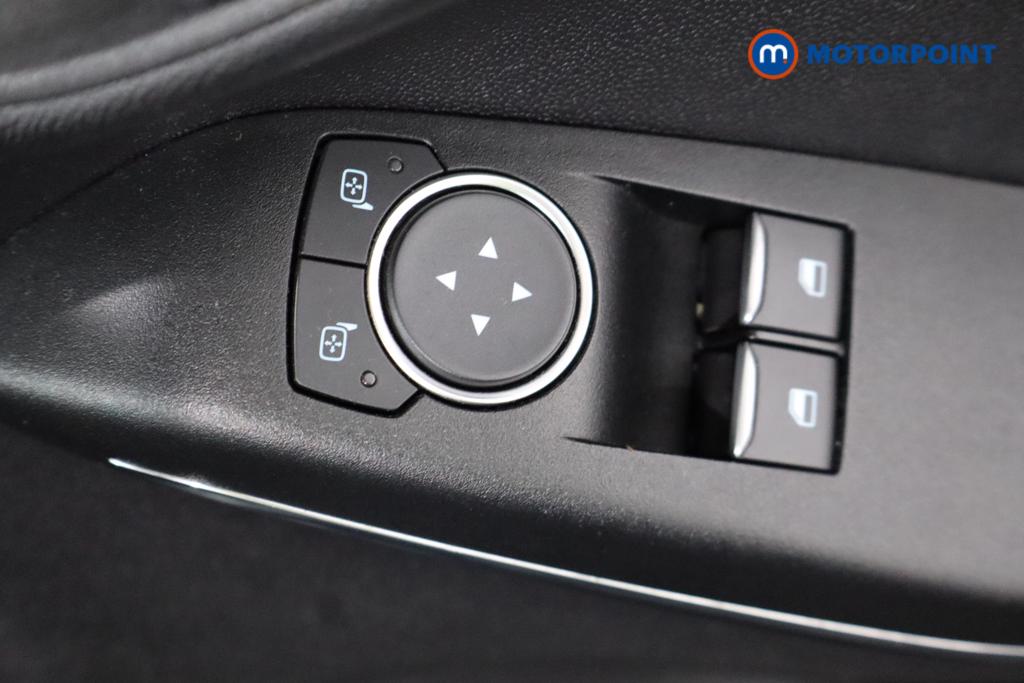 Ford Fiesta Zetec Manual Petrol Hatchback - Stock Number (1579863) - 2nd supplementary image