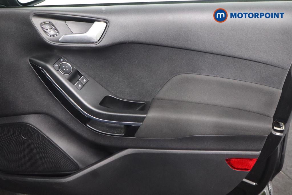 Ford Fiesta Zetec Manual Petrol Hatchback - Stock Number (1579863) - 1st supplementary image