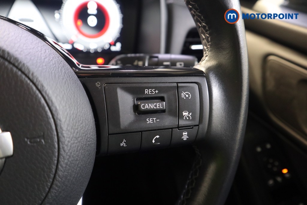 Nissan Qashqai N-Connecta Manual Petrol SUV - Stock Number (1580358) - 4th supplementary image
