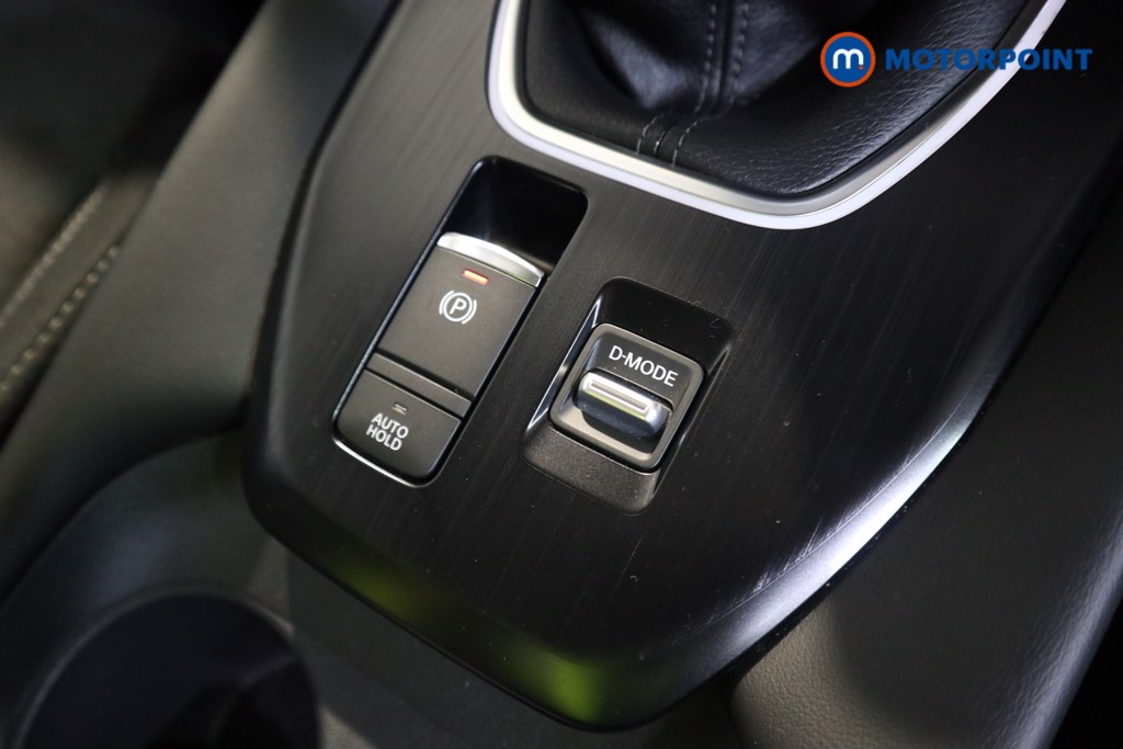 Nissan Qashqai N-Connecta Manual Petrol SUV - Stock Number (1580358) - 9th supplementary image