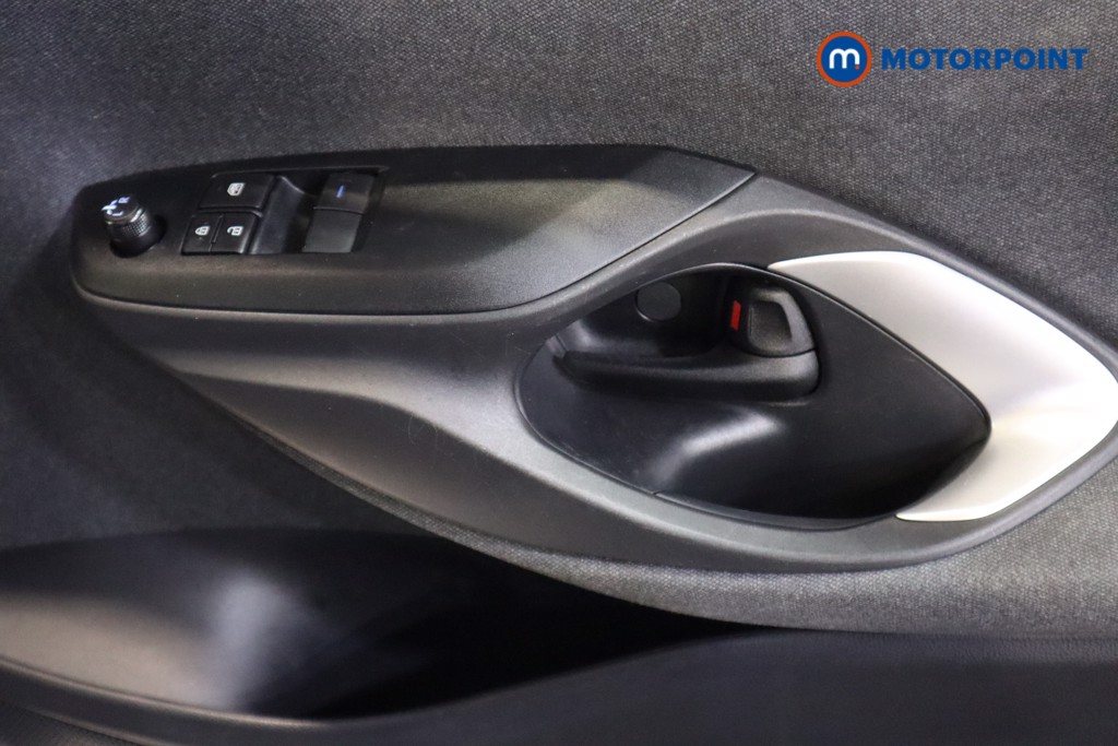 Toyota Yaris Icon Automatic Petrol-Electric Hybrid Hatchback - Stock Number (1580365) - 10th supplementary image