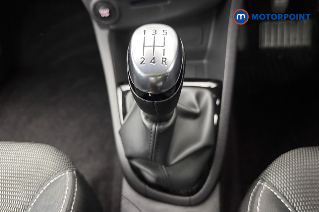 Renault Clio Iconic Manual Petrol Hatchback - Stock Number (1580469) - 7th supplementary image