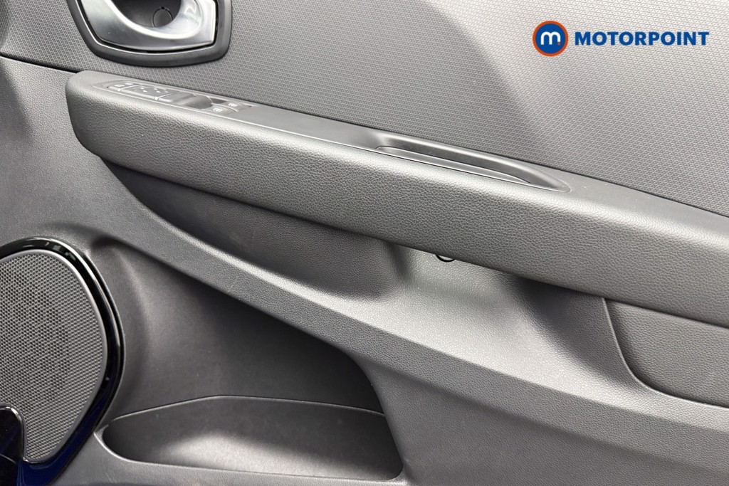 Renault Clio Iconic Manual Petrol Hatchback - Stock Number (1580469) - 18th supplementary image