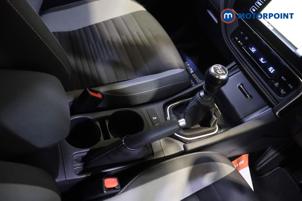 Toyota Auris Icon Tech Manual Petrol Hatchback - Stock Number (1580934) - 7th supplementary image