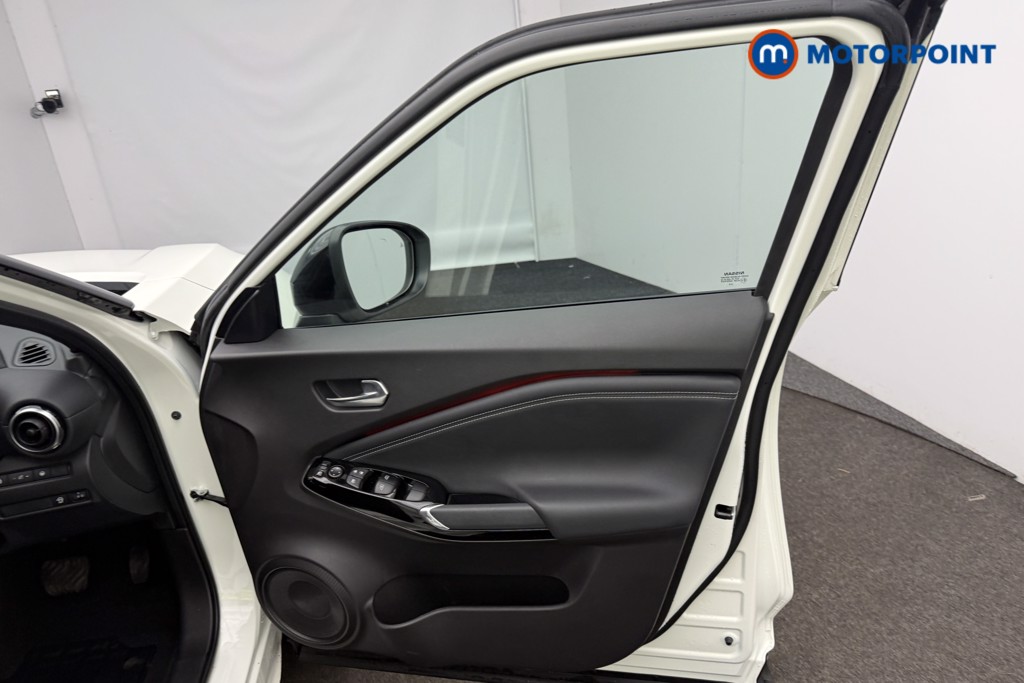 Nissan Juke Tekna Automatic Petrol SUV - Stock Number (1581985) - 9th supplementary image