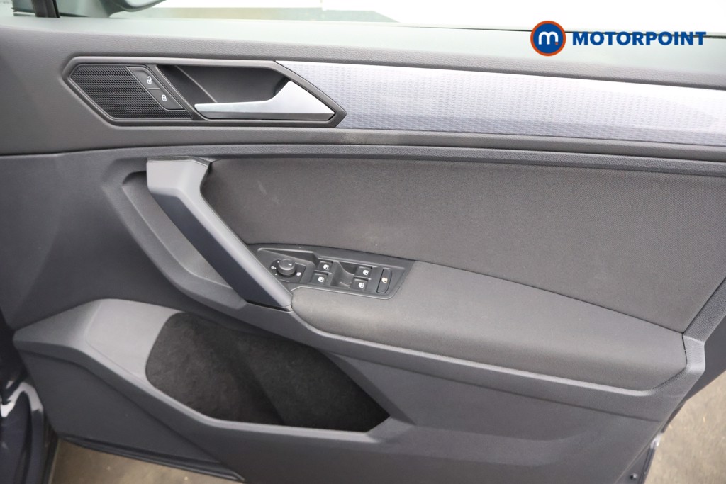 Volkswagen Tiguan Life Automatic Petrol SUV - Stock Number (1582012) - 16th supplementary image