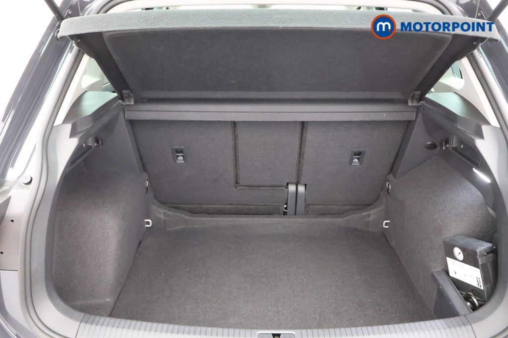 Volkswagen Tiguan Life Automatic Petrol SUV - Stock Number (1582012) - 23rd supplementary image