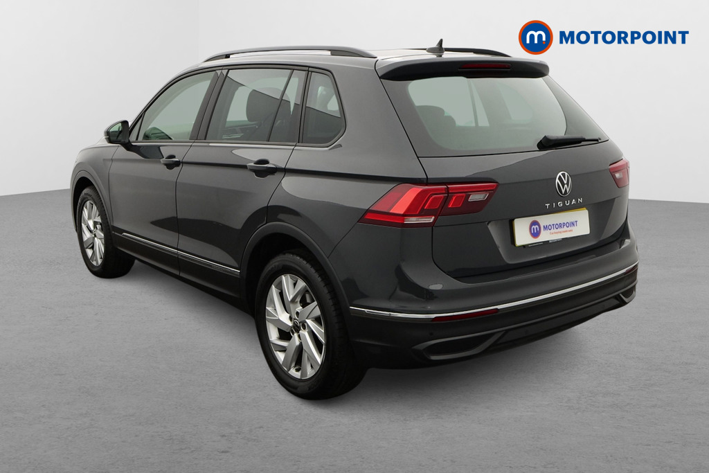 Volkswagen Tiguan Life Automatic Petrol SUV - Stock Number (1582012) - Passenger side rear corner