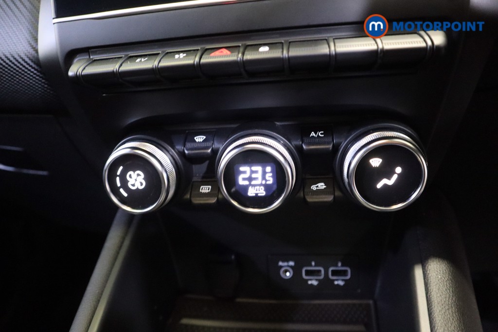 Renault Captur R.S. Line Automatic Petrol-Electric Hybrid SUV - Stock Number (1582343) - 5th supplementary image
