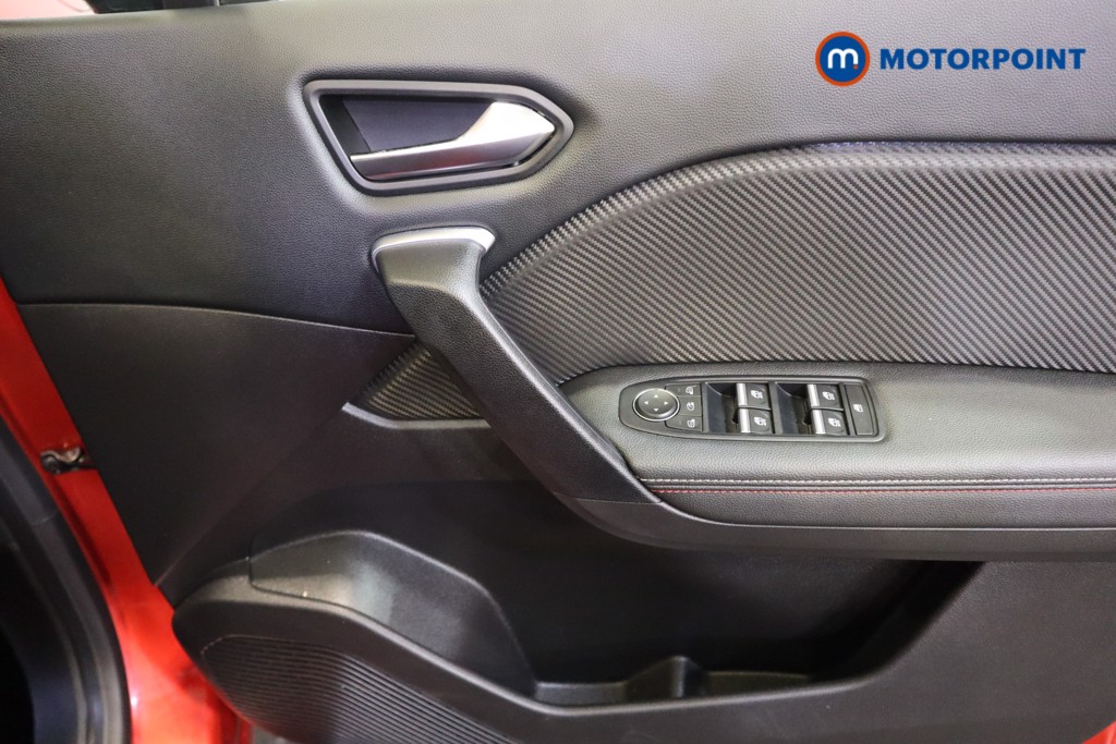 Renault Captur R.S. Line Automatic Petrol-Electric Hybrid SUV - Stock Number (1582343) - 9th supplementary image