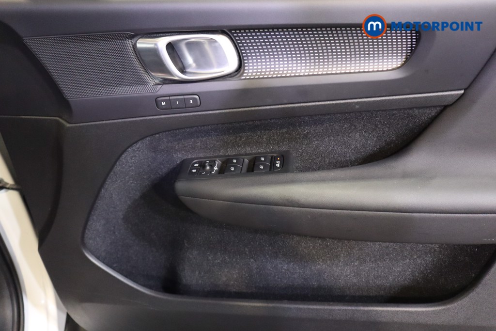 Volvo Xc40 R Design Pro Automatic Diesel SUV - Stock Number (1582358) - 8th supplementary image