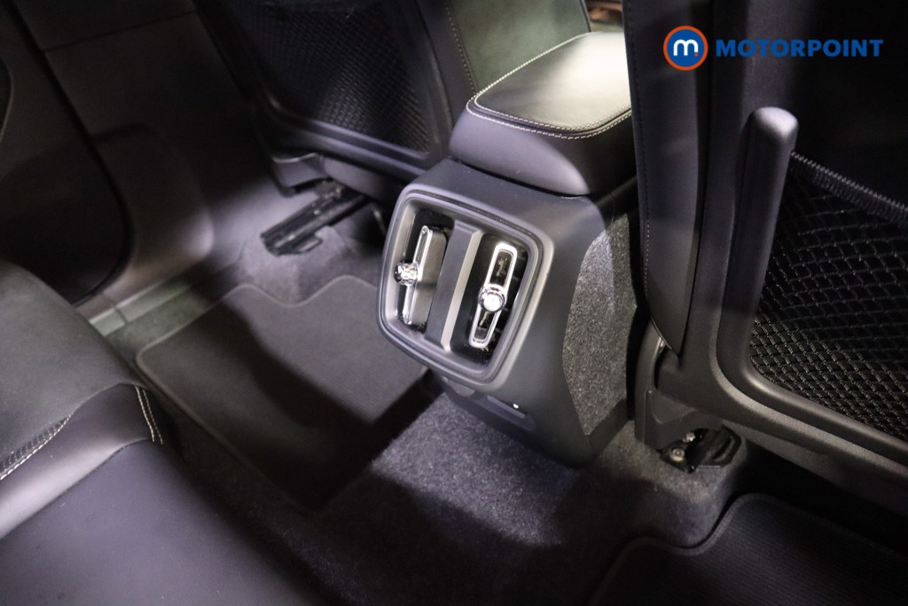 Volvo Xc40 R Design Pro Automatic Diesel SUV - Stock Number (1582358) - 18th supplementary image