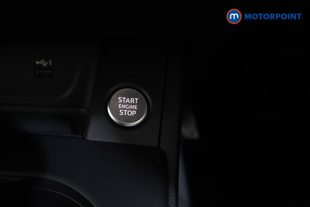 Audi A4 Technik Automatic Petrol Saloon - Stock Number (1582658) - 10th supplementary image