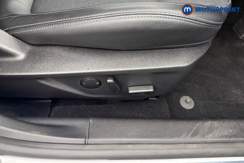 Ford Focus Active X Manual Petrol Hatchback - Stock Number (1582667) - 18th supplementary image