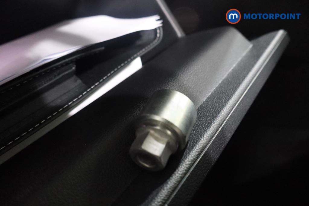 Volkswagen Golf Style Automatic Petrol Hatchback - Stock Number (1582966) - 13th supplementary image