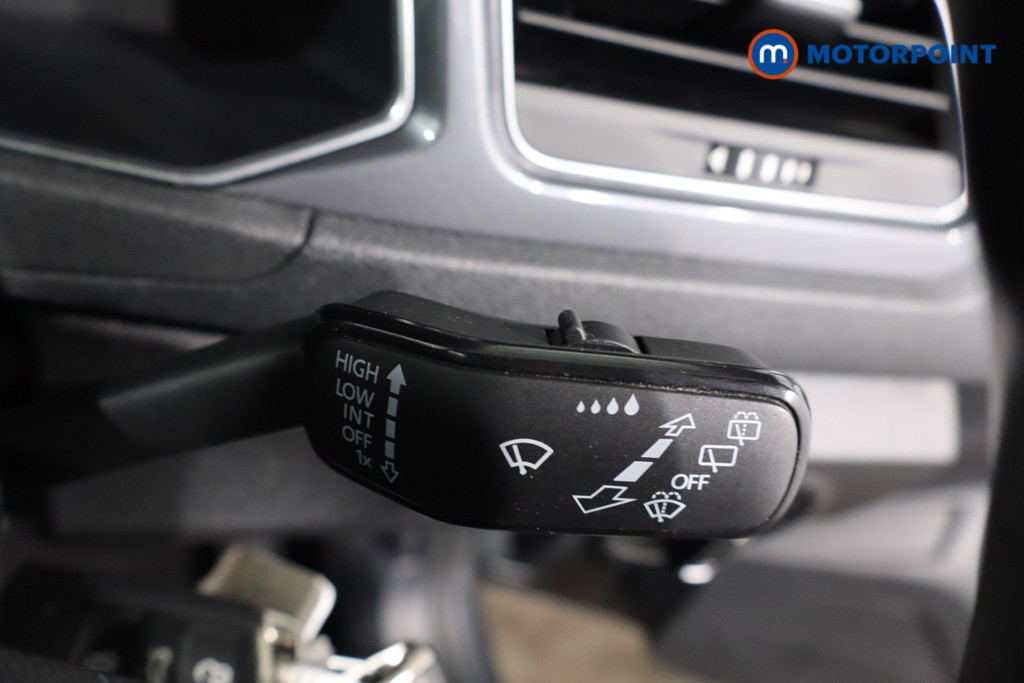 Volkswagen T-Roc R-Line Manual Petrol SUV - Stock Number (1583662) - 19th supplementary image