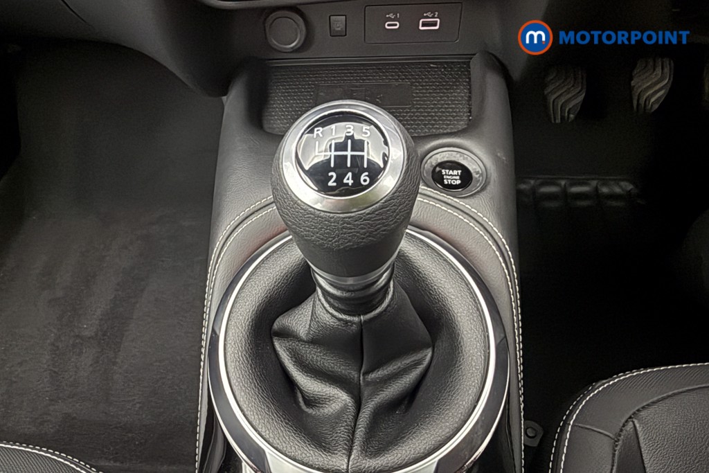 Nissan Juke Tekna Manual Petrol SUV - Stock Number (1583715) - 7th supplementary image