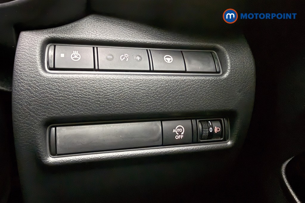 Nissan Juke Tekna Manual Petrol SUV - Stock Number (1583715) - 17th supplementary image