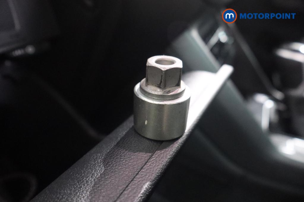 Volkswagen Tiguan R-Line Automatic Petrol SUV - Stock Number (1583816) - 14th supplementary image
