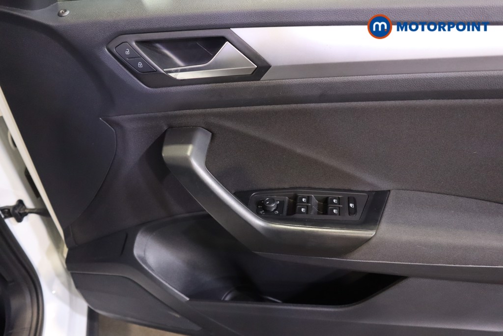 Volkswagen T-Roc Life Manual Petrol SUV - Stock Number (1584012) - 9th supplementary image